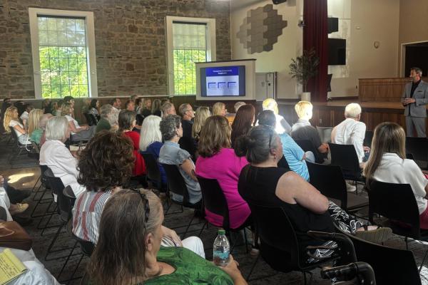 Community FOCUS meeting crowd